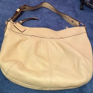 COACH pebble leather cream purse. No rips. No marks. No staining inside.